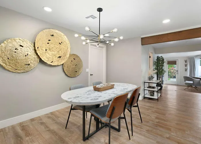 New The Palmera - Updated 4br With Private Pool *